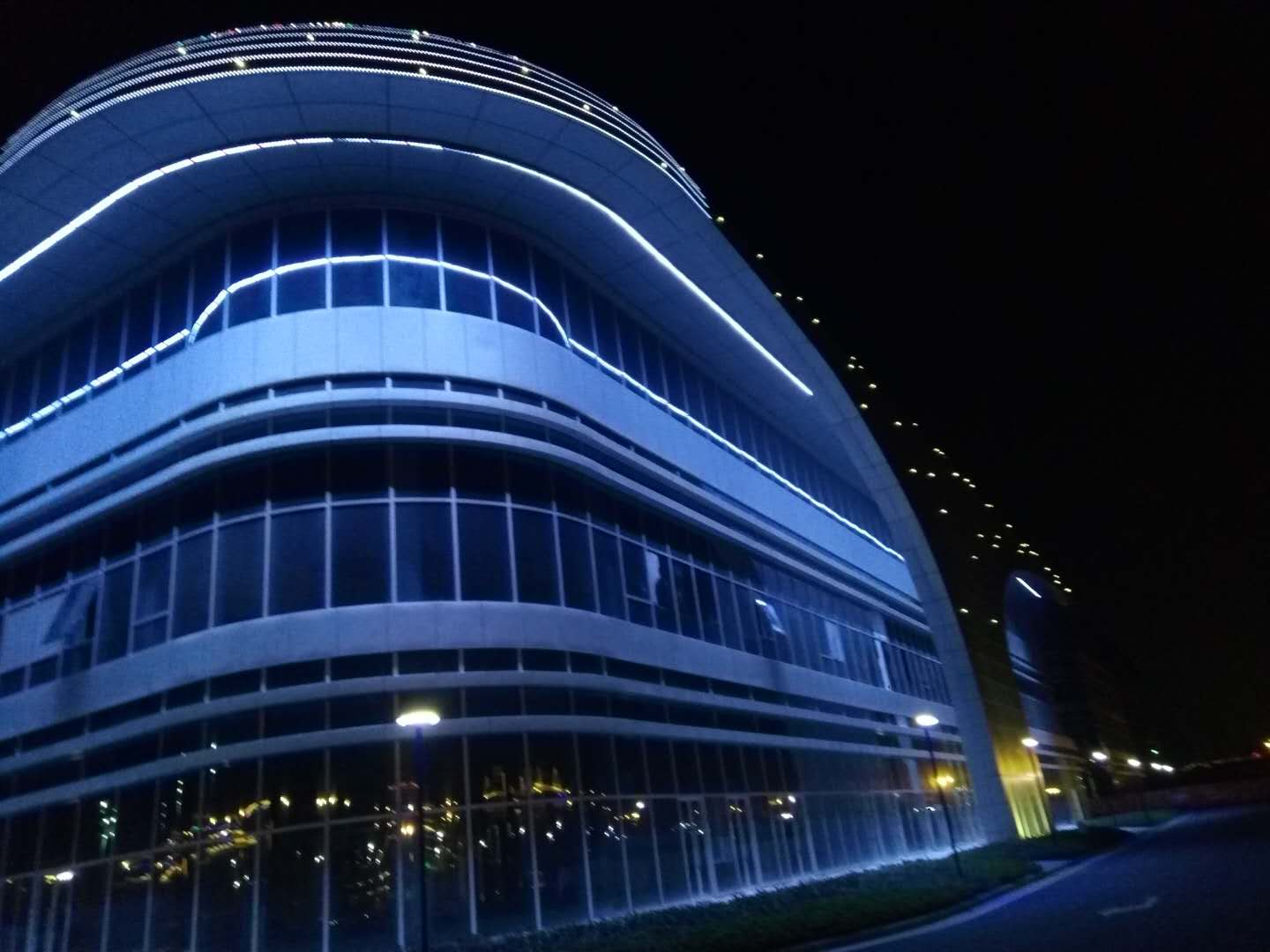 亳州中藥材電子物流綜合服務(wù)中心泛光照明工程2019神燈獎(jiǎng).